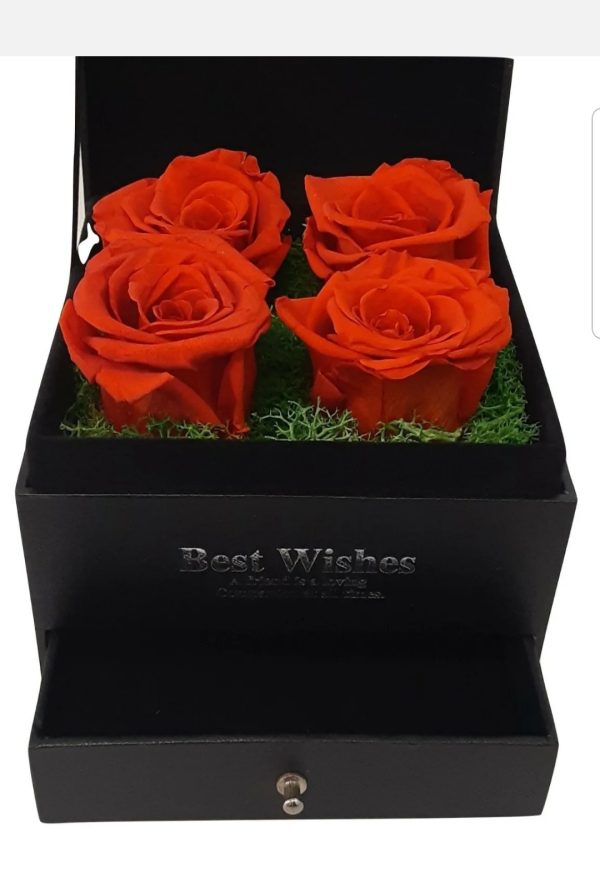 ❤❤❤  Luxury flower in a box. See more items on next page 👇