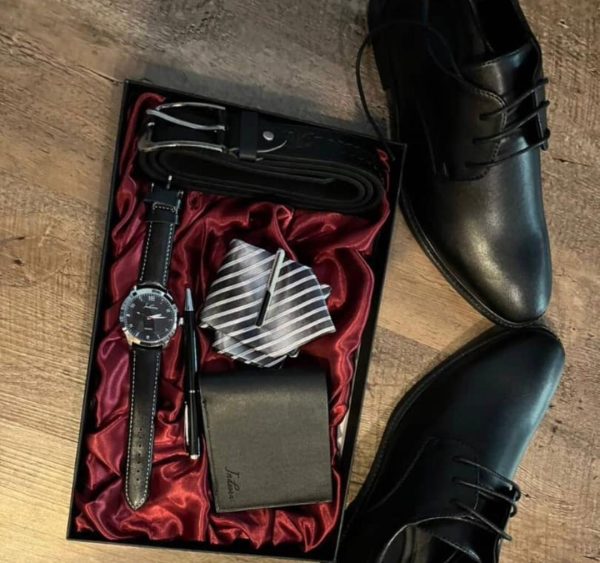 ⚠️ 0.3 men office  shoe plus watch plus purse plus ➕️ belt ..MAKE SURE YOU INPUT SHOE SIZE IN THE NOTE BOX AFTER CLICKING BUY NOW AND THEN CLICK COMPLETE ORDER ONLY WHEN YOU HAVE INPUTED SHOE SIZE TO AVOID TRACKING DAILY. FOR CASES YOU FORGOT TO ADD SIZE. YOU CAN CONTACT US.