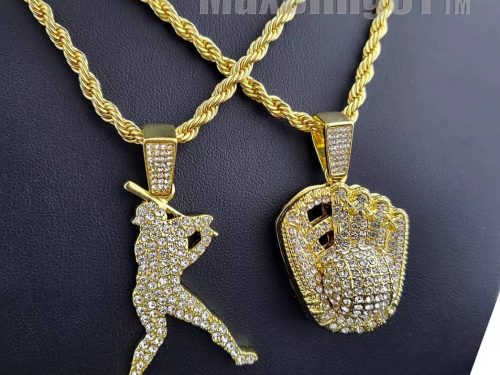 ⚠️ 0.00000008 couple gold  plated necklace from a jewelry company in usa.2 necklace would deliver. Not pure gold.